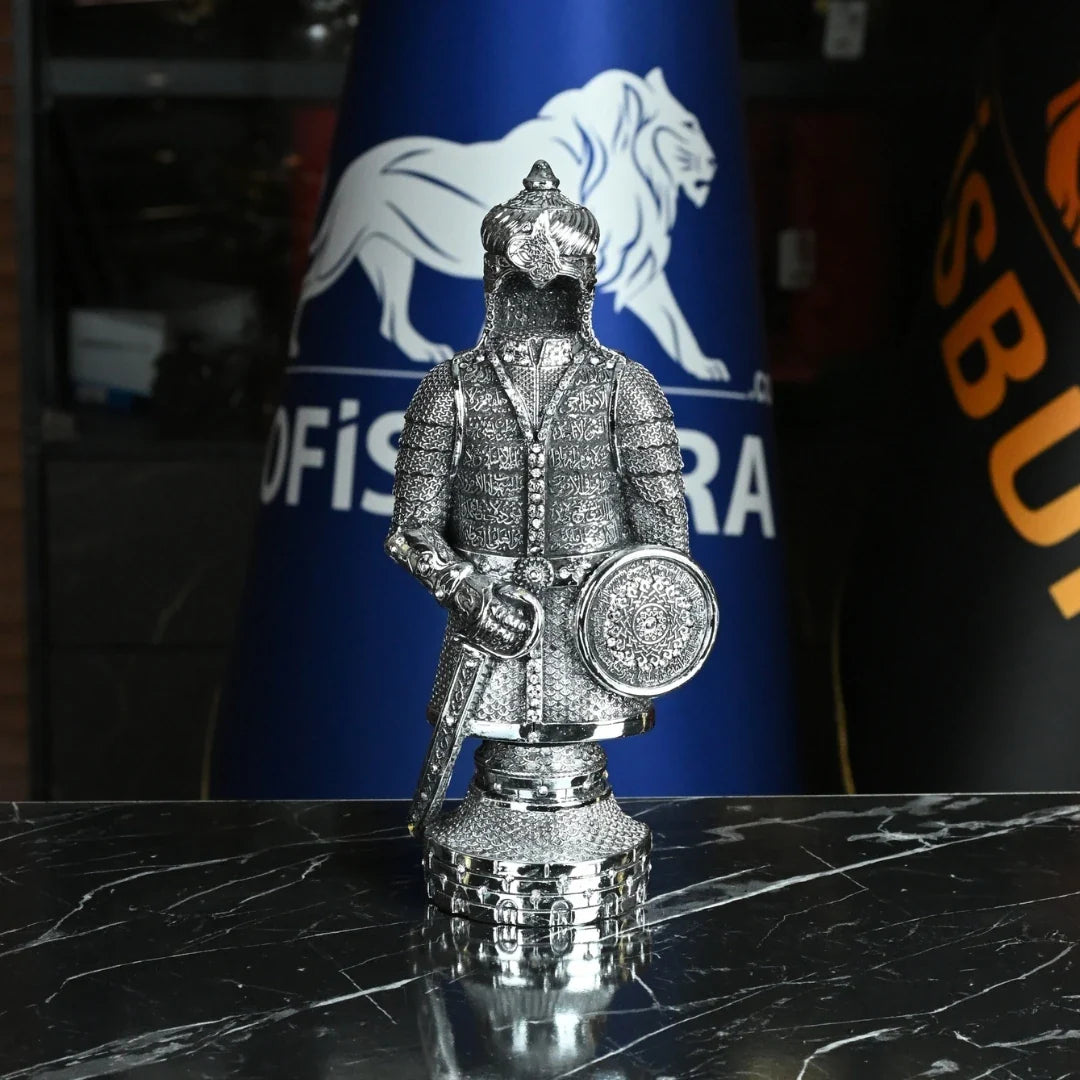 Luxury Silver Conquest Armor and Kaftan Duo Figurine Set