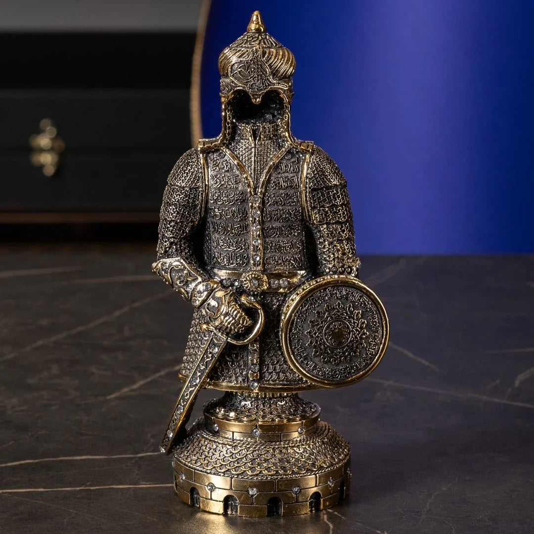 Conquest Armor Figurine | 30 cm Gold Polyester