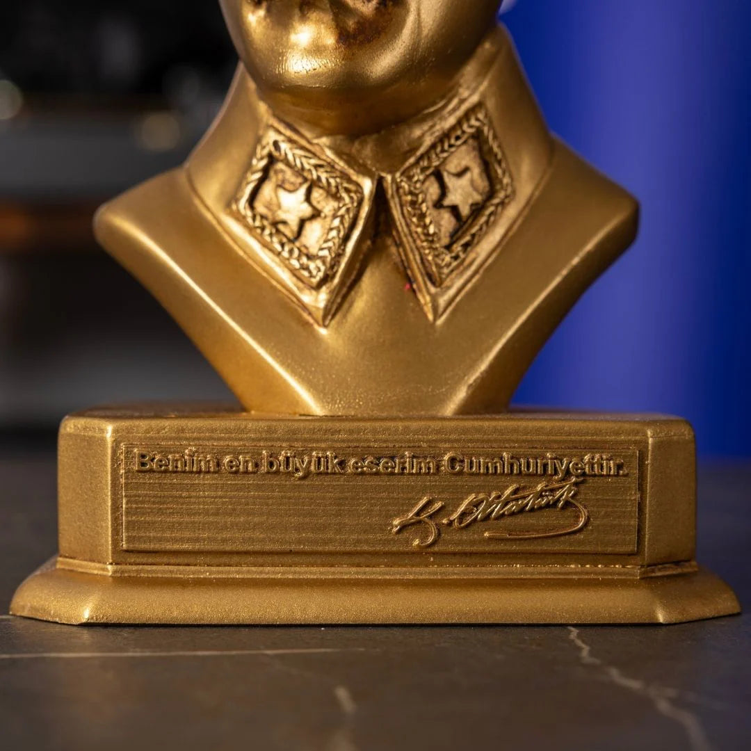 Atatürk Bust | 20×12 cm Polyester | "Republic" Inscription